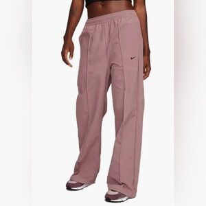 Nike Sportswear Everything Woven Mid Rise Open Hem Wide pants.  Size XS